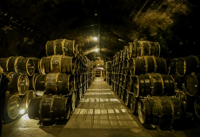 Aging barrels