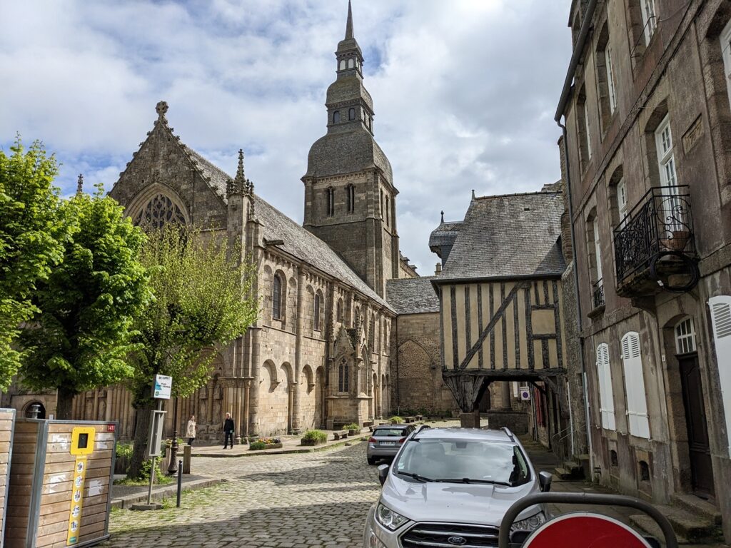 Basilique Saint-Sauveur
