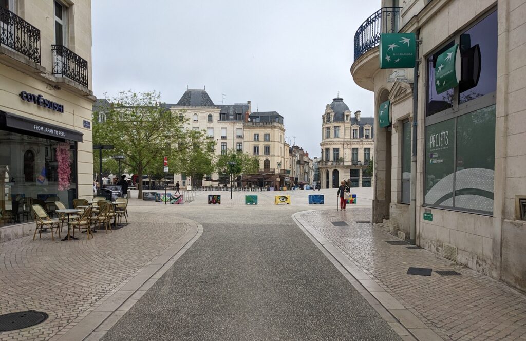 Poitiers central