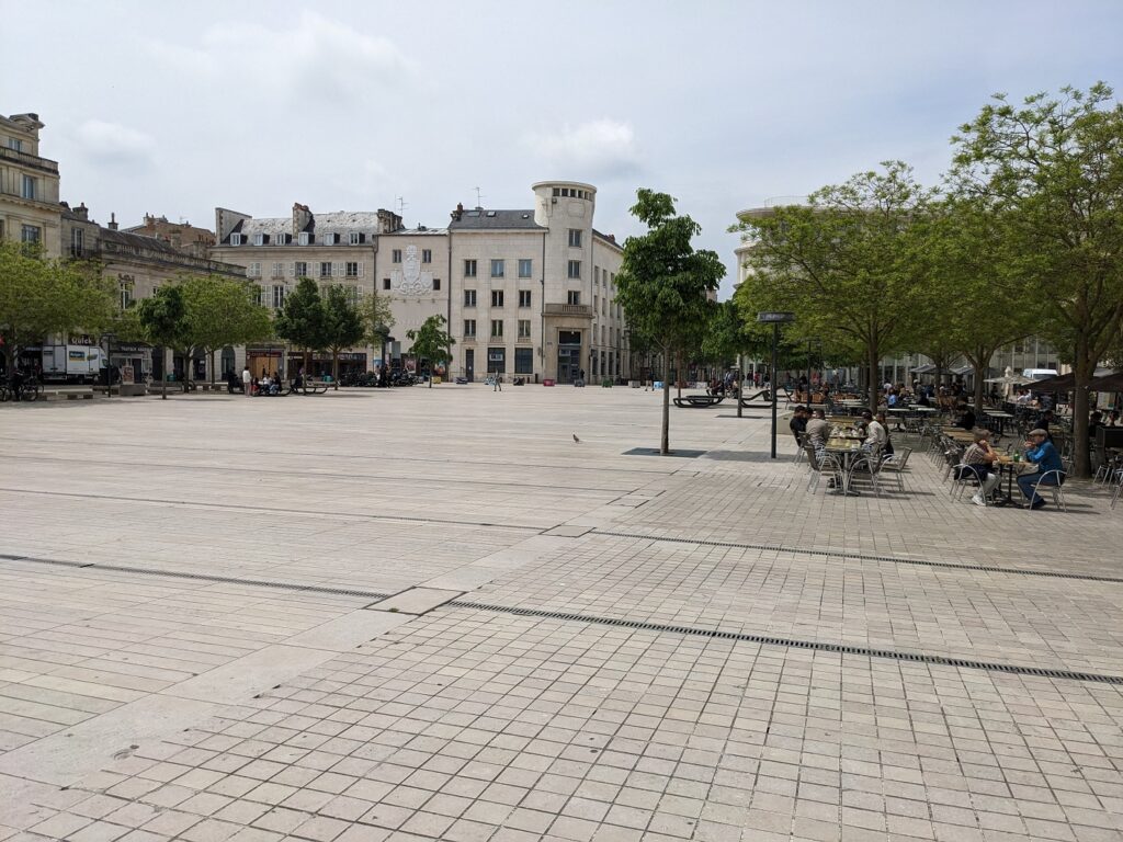 Poitiers central