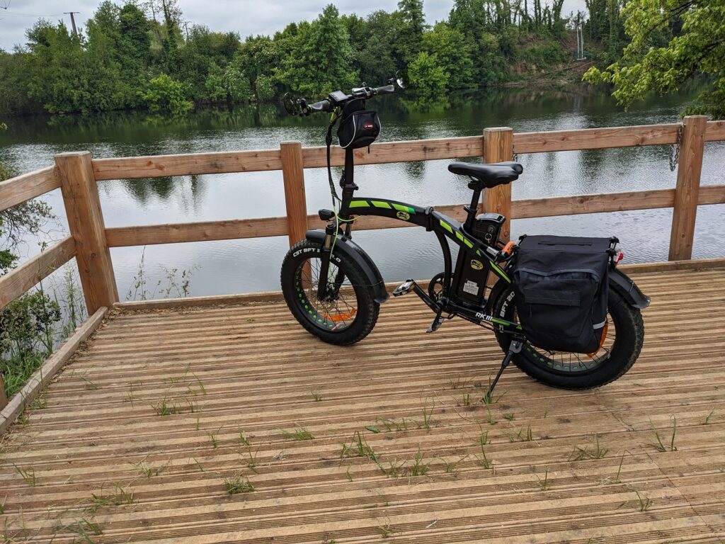 Cycling next to the Dordogne