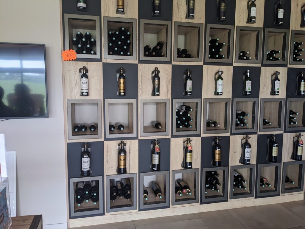Chateau de Seguin wine display